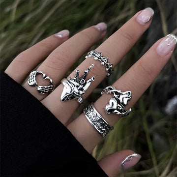 DAIIIBABYYY  -  Vintage Heart Frog Skull Rings for Women Men Punk Gothic Silver Color Butterfly Snake Poker Clown Number 8 Finger Ring Jewelry